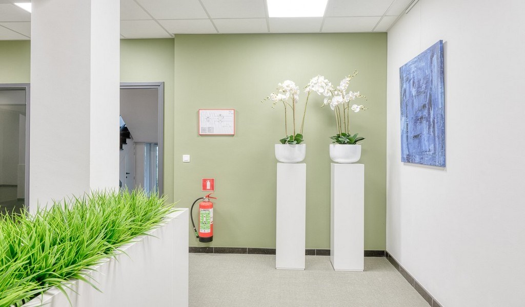 Kantoren te huur aan R4/E40 in Portalis gebouw in Zwijnaarde