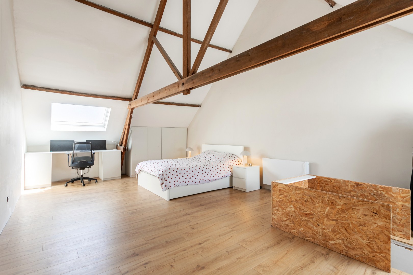 Gerenoveerde woning (EPC B) met 3 slaapkamers, 2 badkamers, tuin en garagebox te koop 