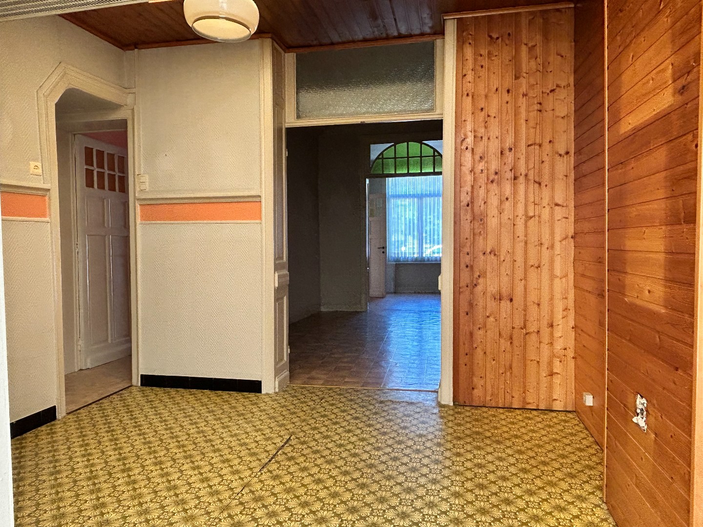 Stadswoning met 3 slaapkamers en koer 