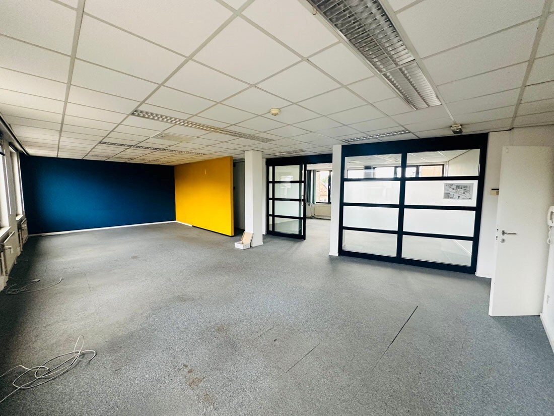 Iconisch kantorencomplex of commerciële ruimte te Hasselt centrum 