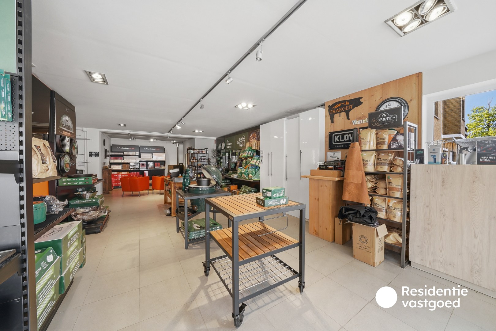 Handelszaak met commerciële mogelijkheden in Ettelgem 