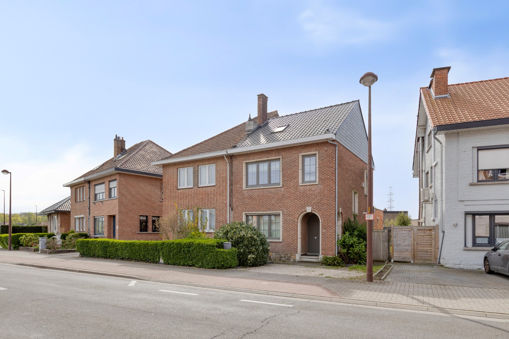 Gerenoveerde halfopen woning met 3 slaapkamers en tuin – 1651 LOT (BEERSEL) 