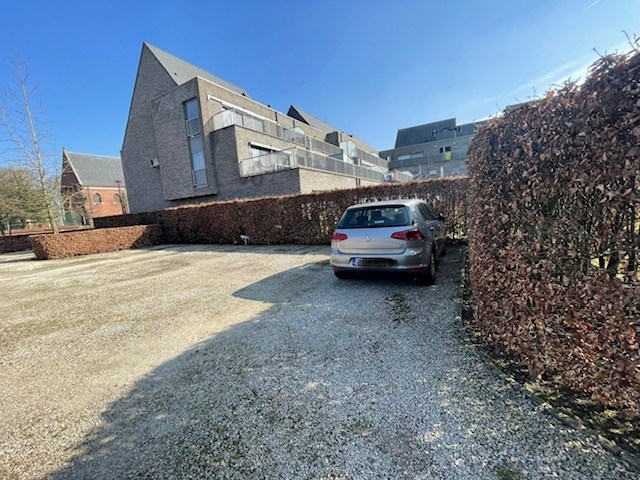 Dakappartement met 1 slaapkamer en groot terras in Geel 