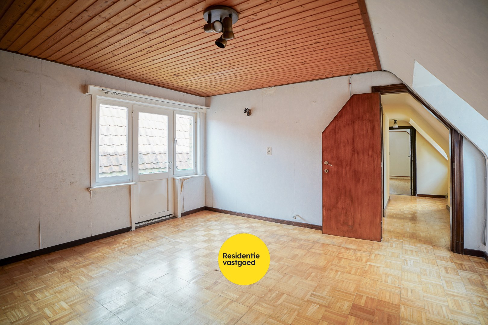 Karaktervolle hoekwoning op topligging in hartje Brugge 