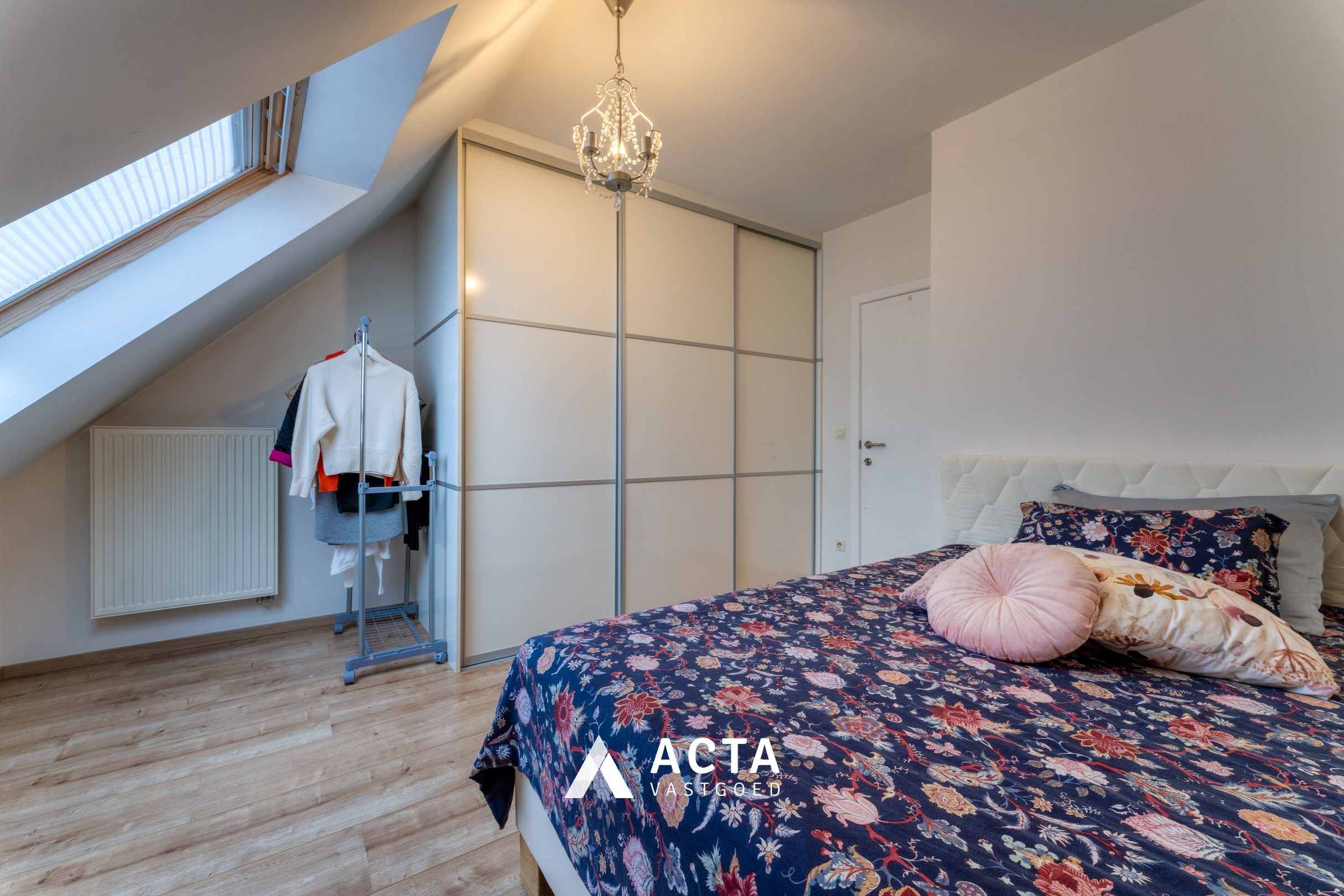 Instapklaar duplexappartement met twee slaapkamers en terras! 