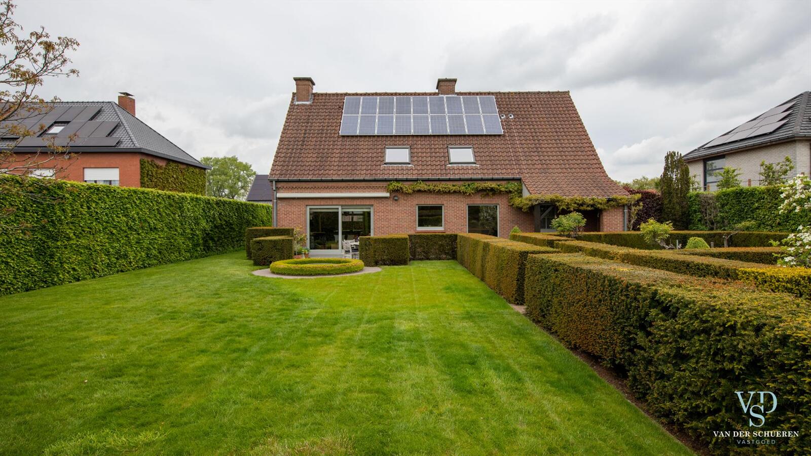 Zeer energiezuinige villa met unieke ligging (Kruisembos). 