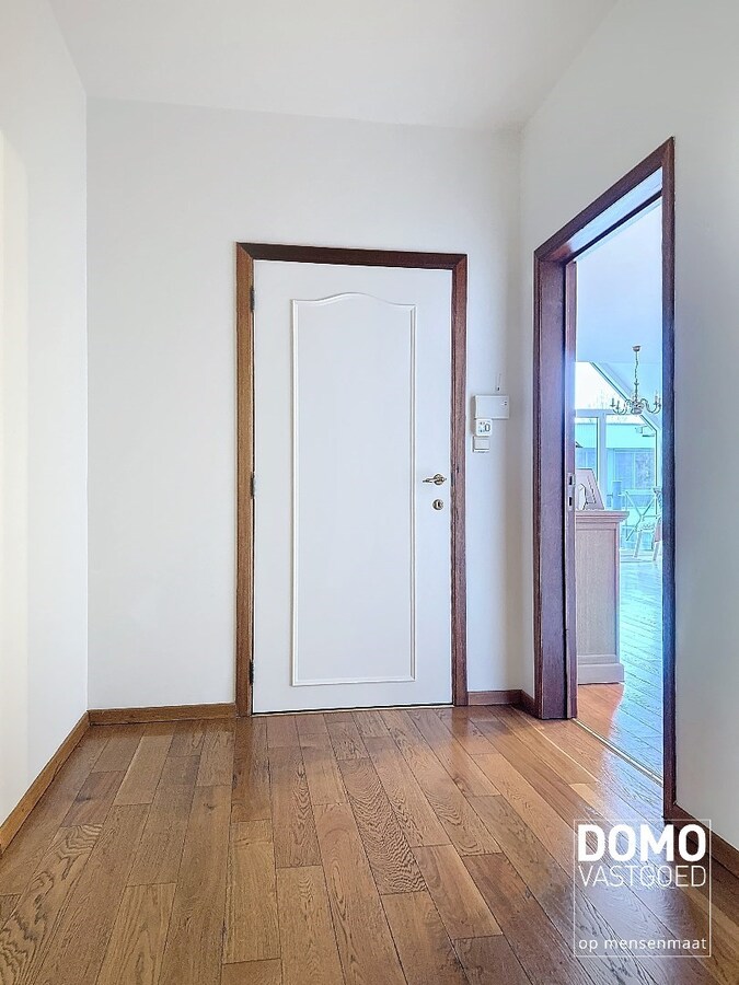 Ruime en instapklare assistentiewoning met zuidgericht terras, centraal gelegen in Kermt nabij Hasselt. 