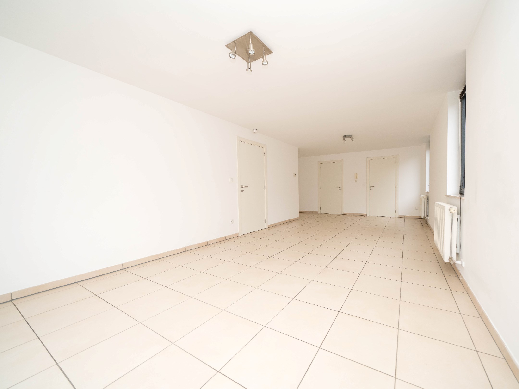 Recent 1-kamer appartement met staanplaats en kelder 