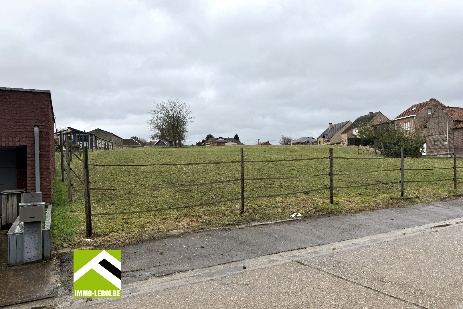 Bouwperceel voor half open bebouwing - landelijk gelegen 