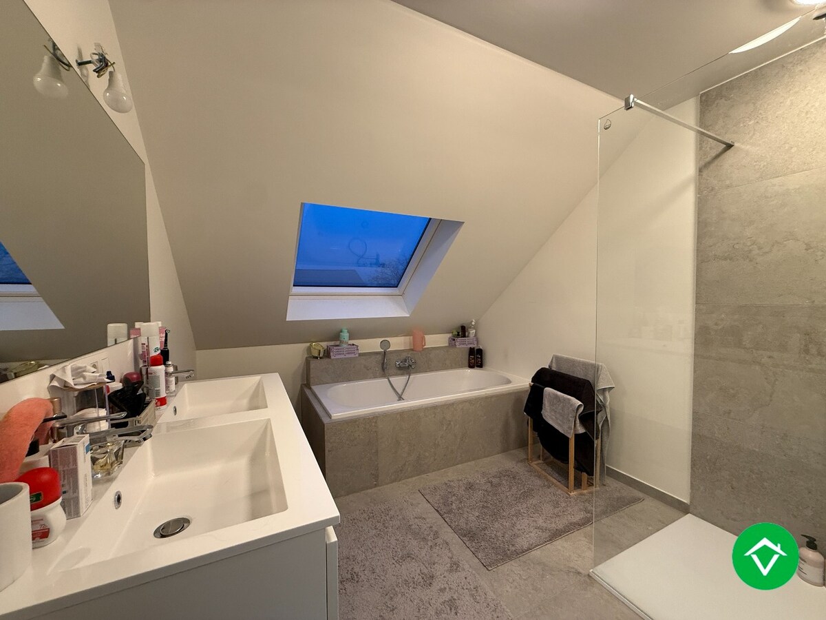 Nieuwbouwwoning met 3 slaapkamers, carport en tuin 