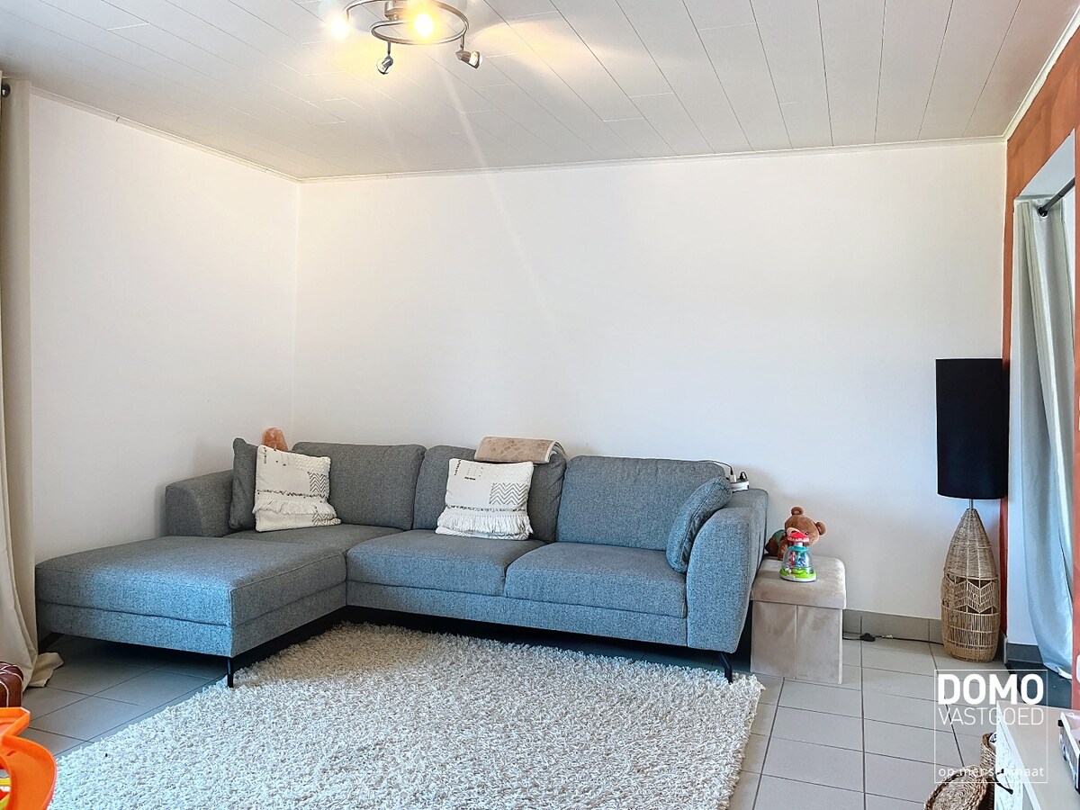 RUIM DUPLEXAPPARTEMENT MET 3 SLAAPKAMERS TE LUMMEN 