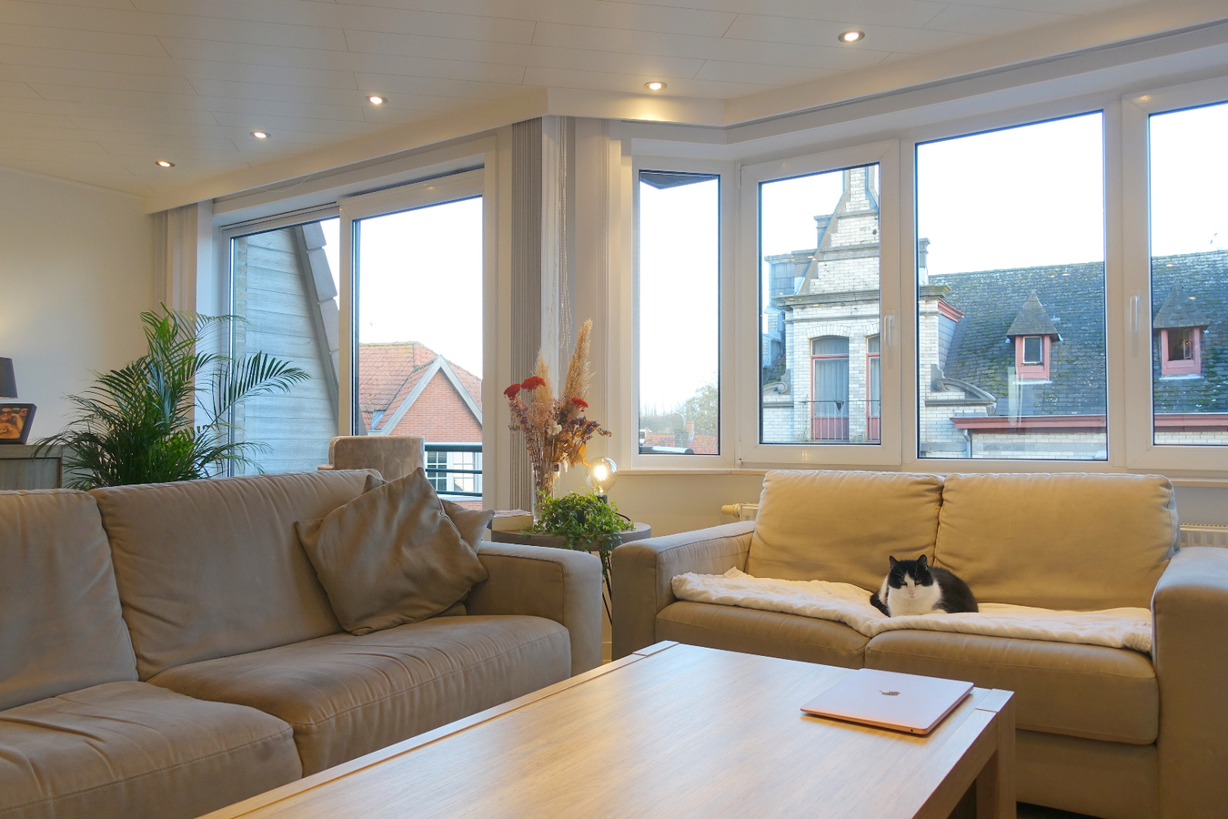 Vernieuwd appartement met 2 slaapkamers 