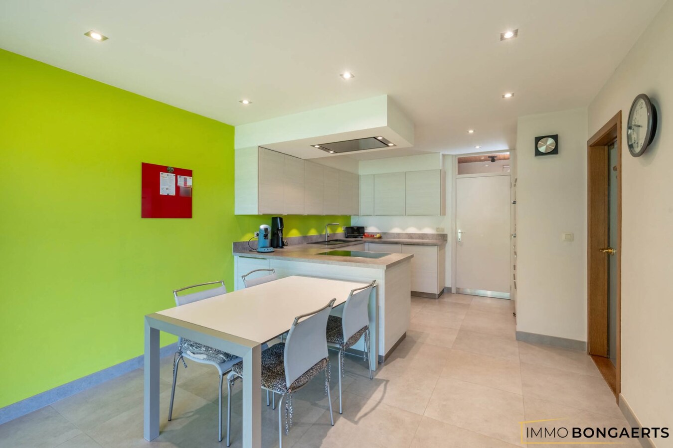 Ruime woning met 4 slaapkamers, tuin en garage in Opglabbeek. 