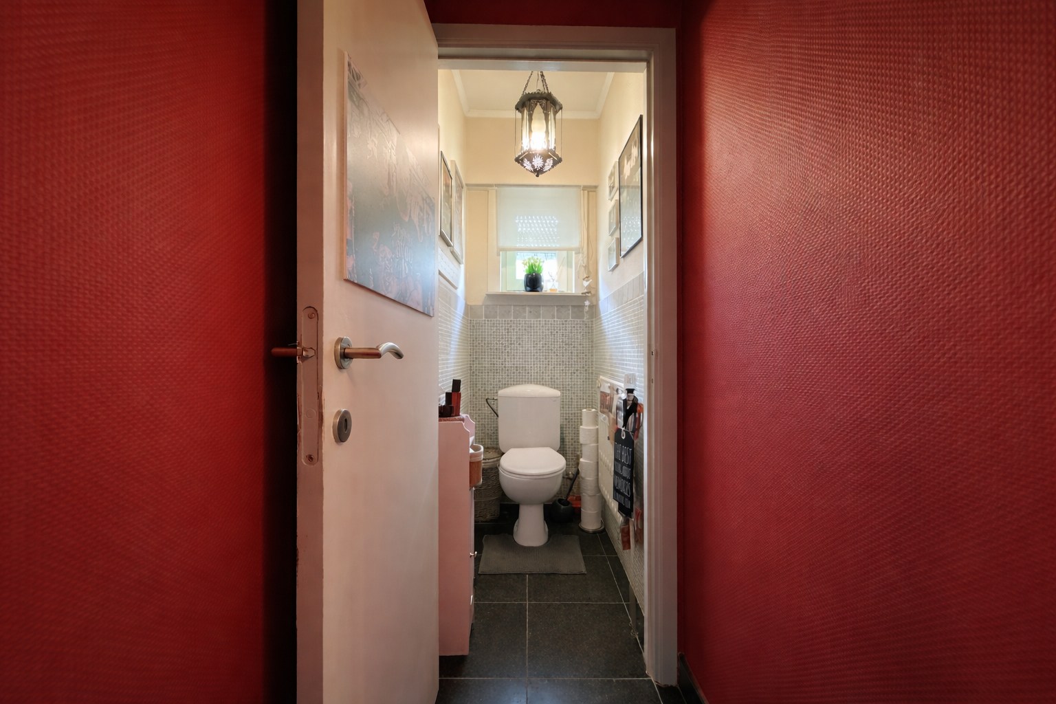 Apart toilet