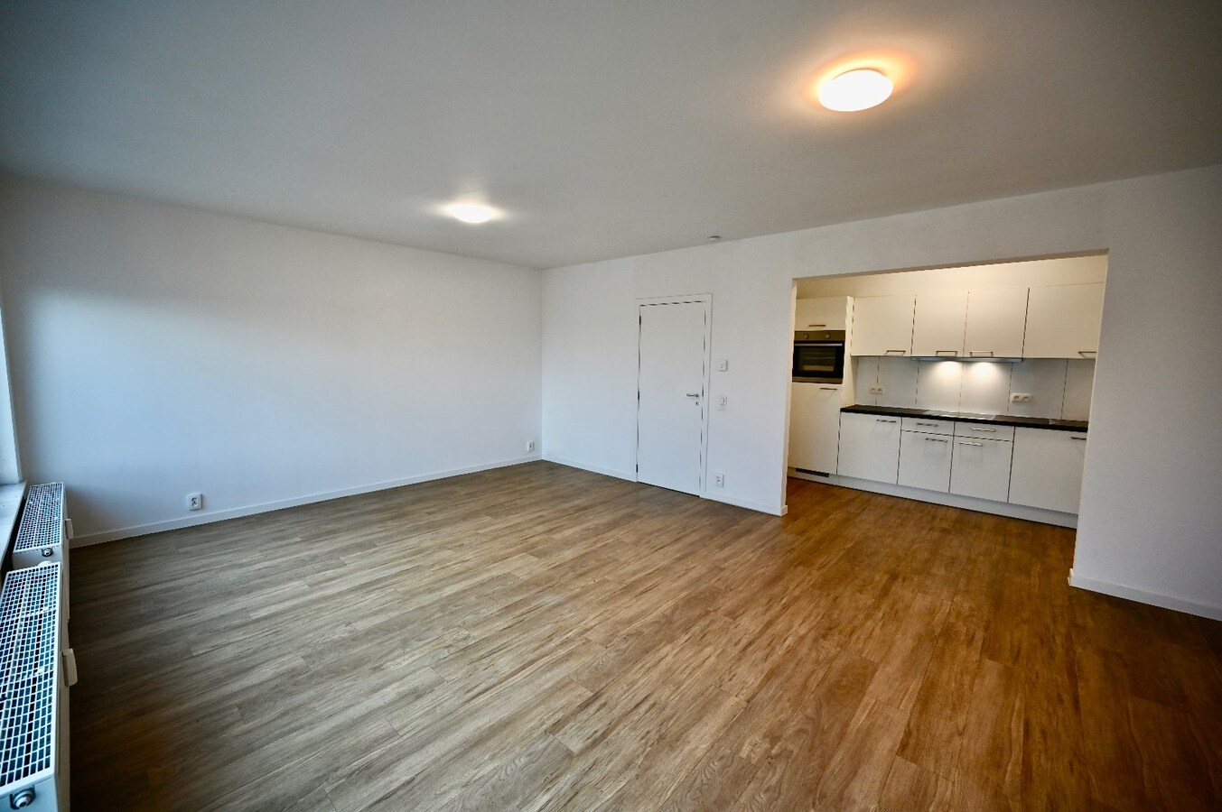 INSTAPKLAAR LICHTRIJK 2 SLAAPKAMER APPARTEMENT 