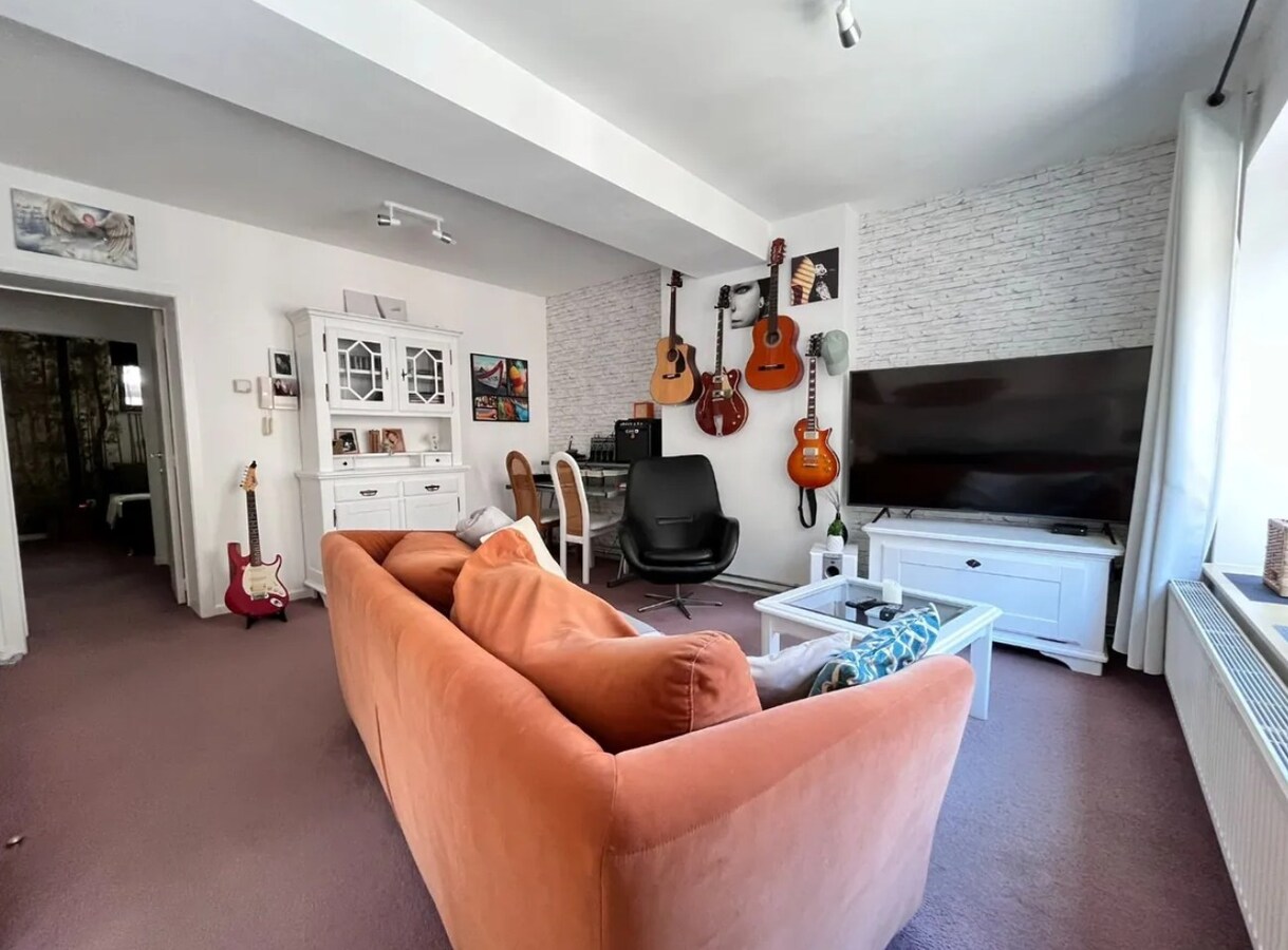 Unieke investeringsopportuniteit in het hart van Maaseik Handelspand + 2 verhuurde appartementen | Centrale ligging | Interessant verhuurpotentieel 