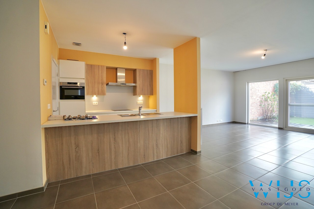 Gelijkvloersappartement met tuin en staanplaats te Ertvelde ! 