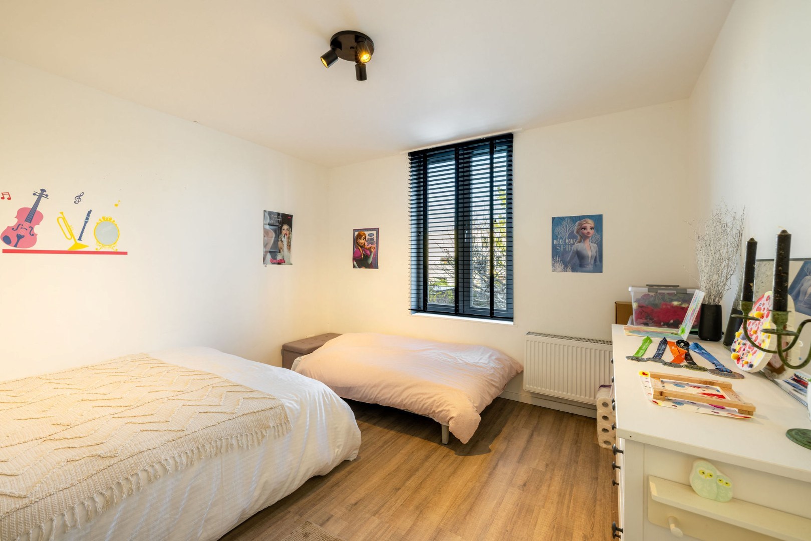 Volledig gerenoveerde stadswoning met flexibele indeling nabij Gent-Sint-Pieters 