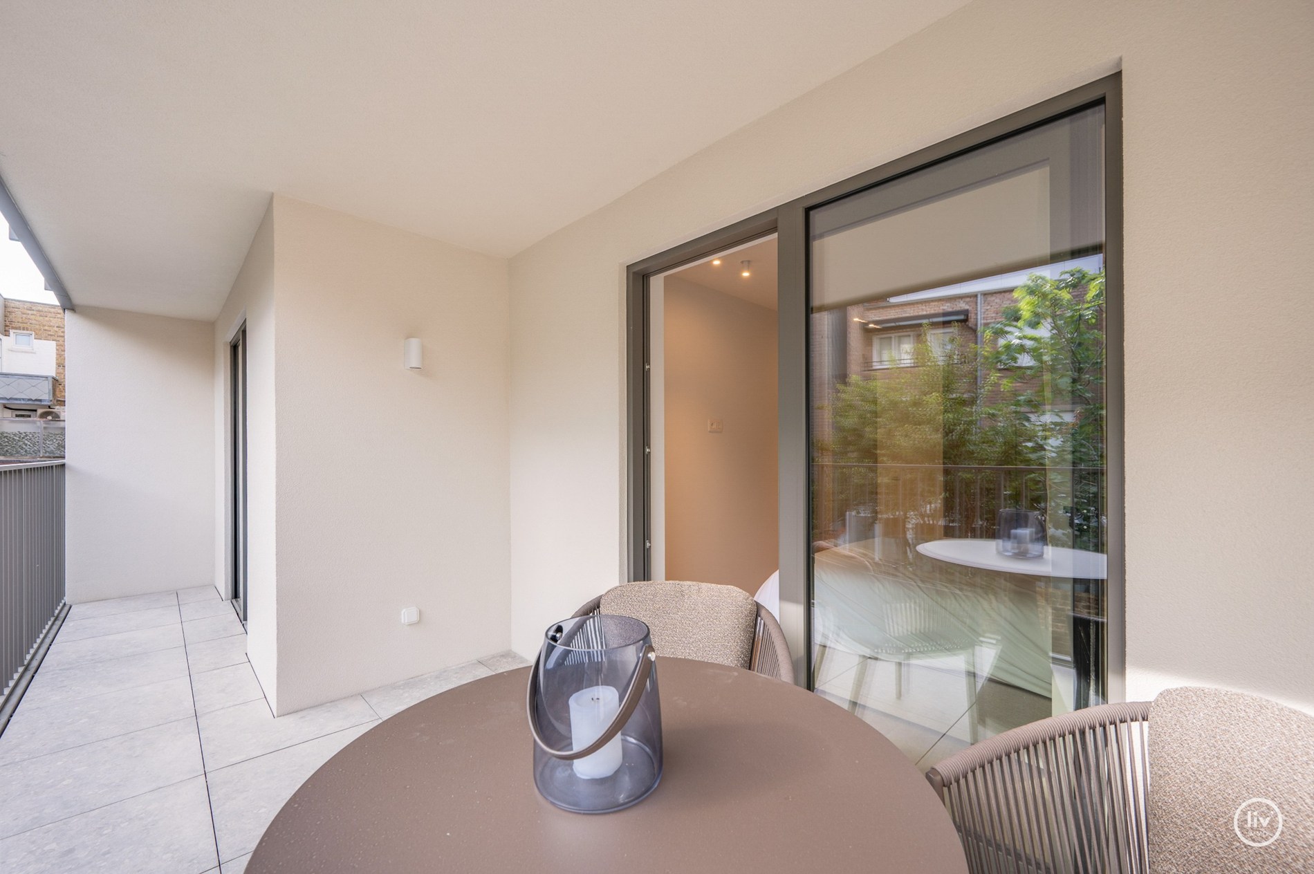 Résidence Akropolis : appartement rénové (largeur de façade d'environ 7 m) à vendre situé dans l'avenue Zoutelaan à Knokke, dans un bâtiment entièrement rénové tant à l'intérieur qu'à l'extérieur. 