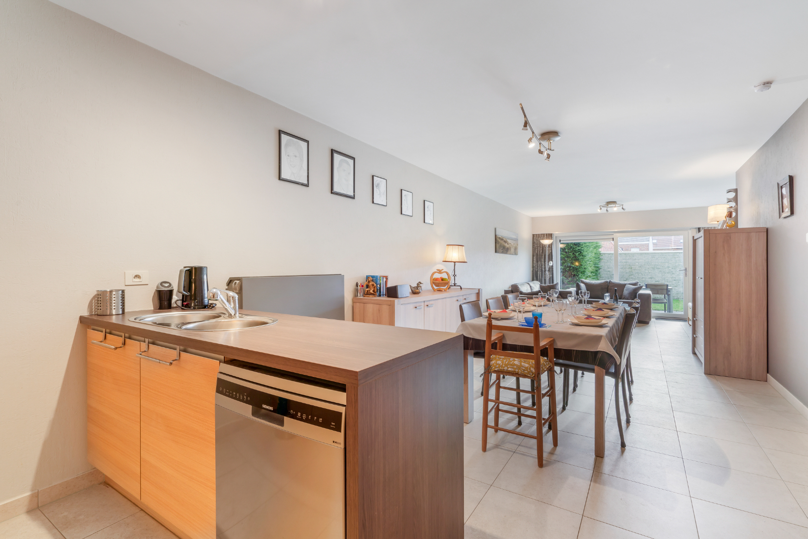 VAKANTIE APPARTEMENT MET ZONNIGE TUIN (VAKANTIEVERHUUR) 