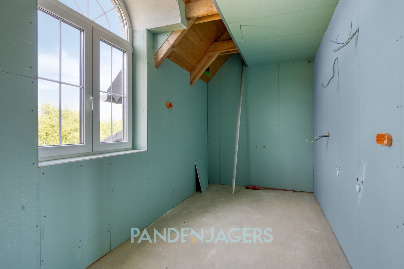 Exclusieve villa op uitzonderlijk perceel van 10.804 m² te Berlaar 