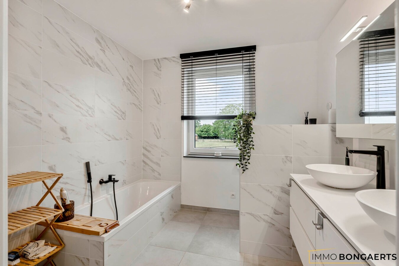 Recente gezinswoning met 3 slaapkamers 