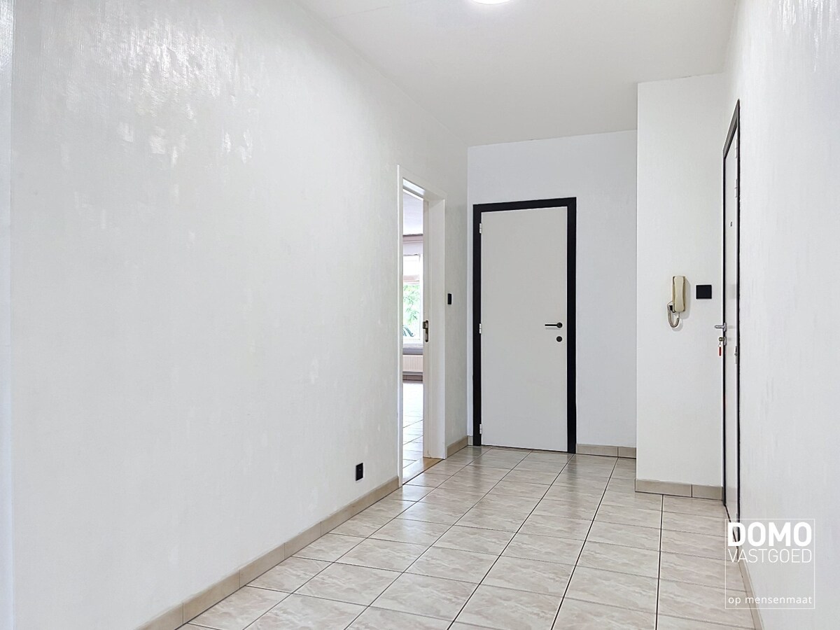 RUIM APPARTEMENT MET 3 SLAAPKAMERS EN TERRAS TE HASSELT 