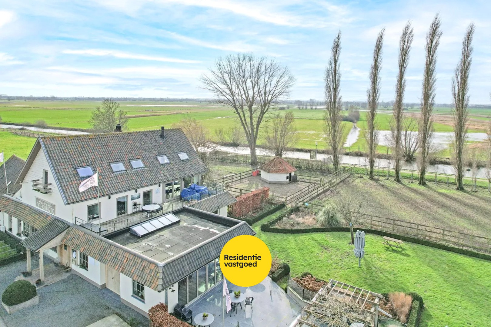 Restaurant met privéwoning en 2 B&amp;B-kamers op 4.370 m² 
