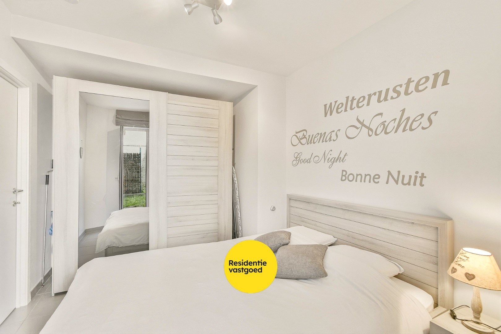 Instapklaar gelijkvloers appartement met zonnig terras 