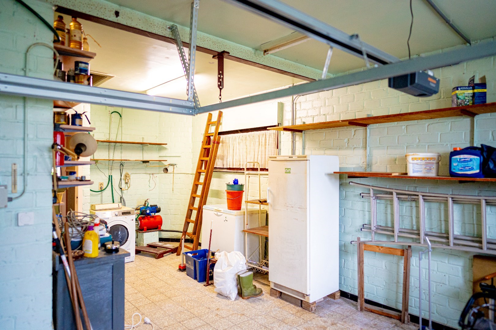 Op te frissen woning op 867 m²  rustig gelegen in Ertvelde 