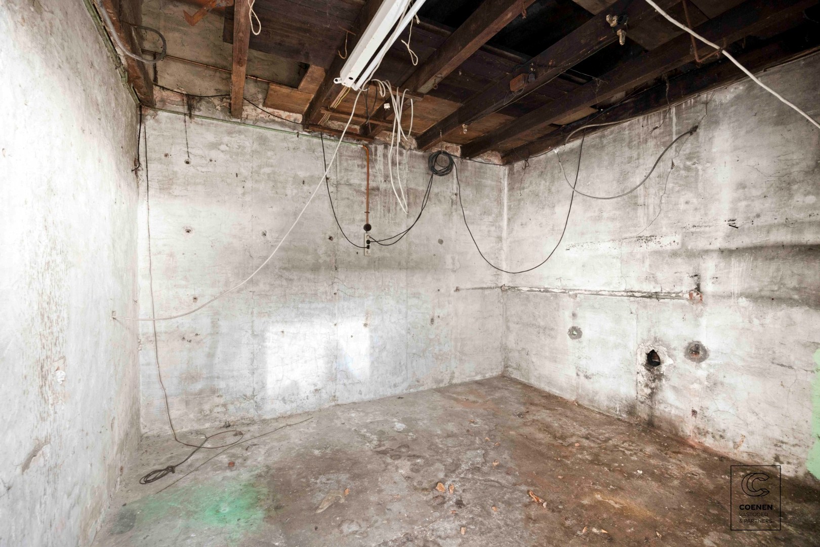 Volledig te renoveren woning met potentieel op een schitterende ligging te Brasschaat 