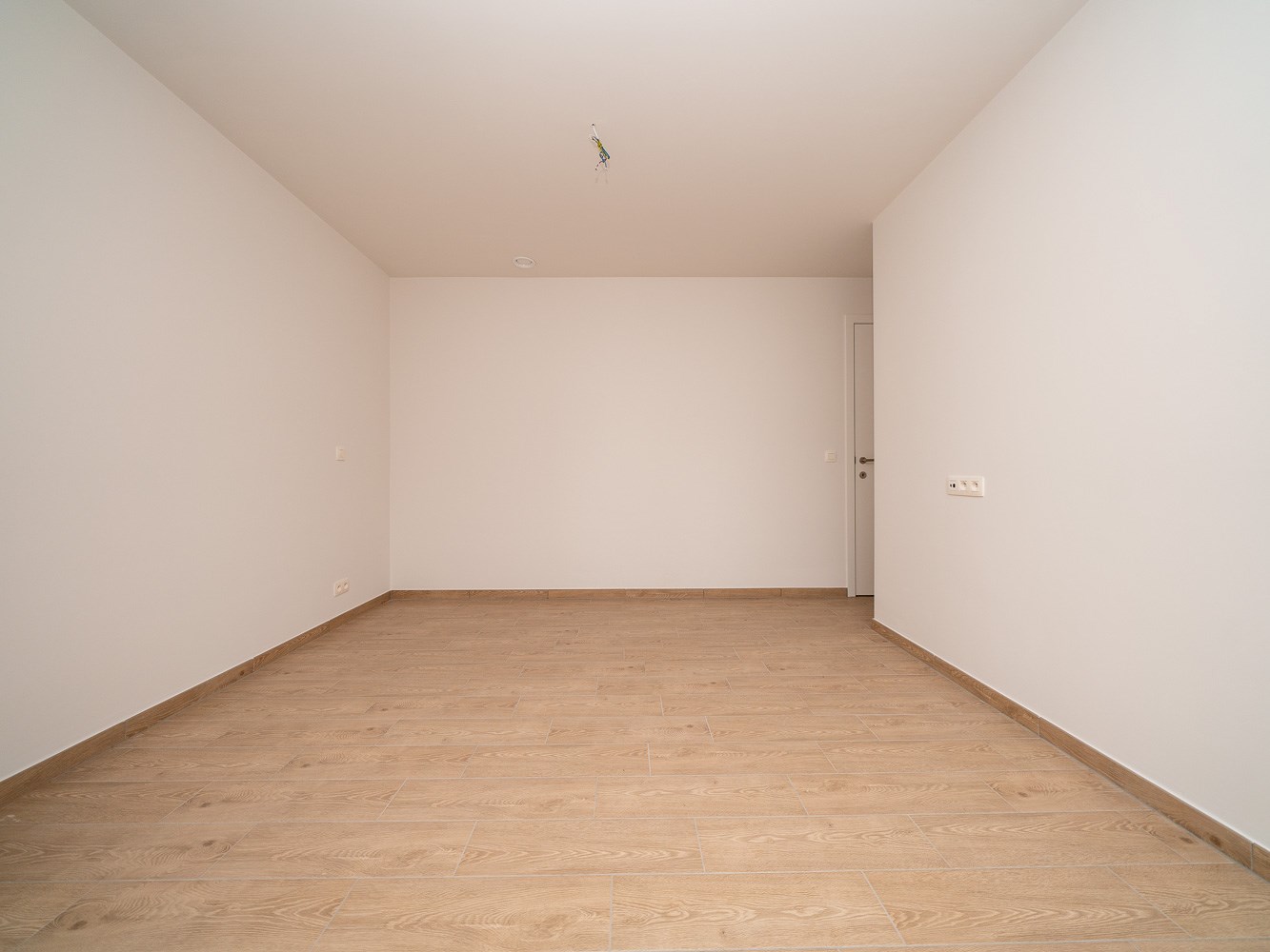 Nieuwbouw 1-kamer appartement met parking, kelder &amp; terras 