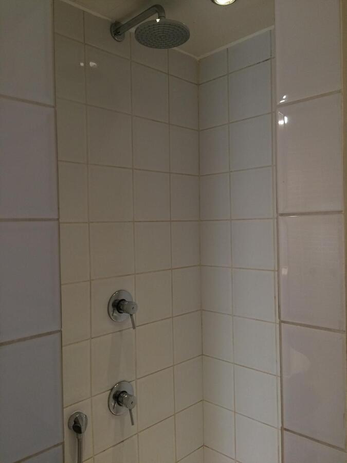 INSTAPKLAAR !! TWEE SLP APPARTEMENT MT GARAGE OP CENTRALE LIGGING 