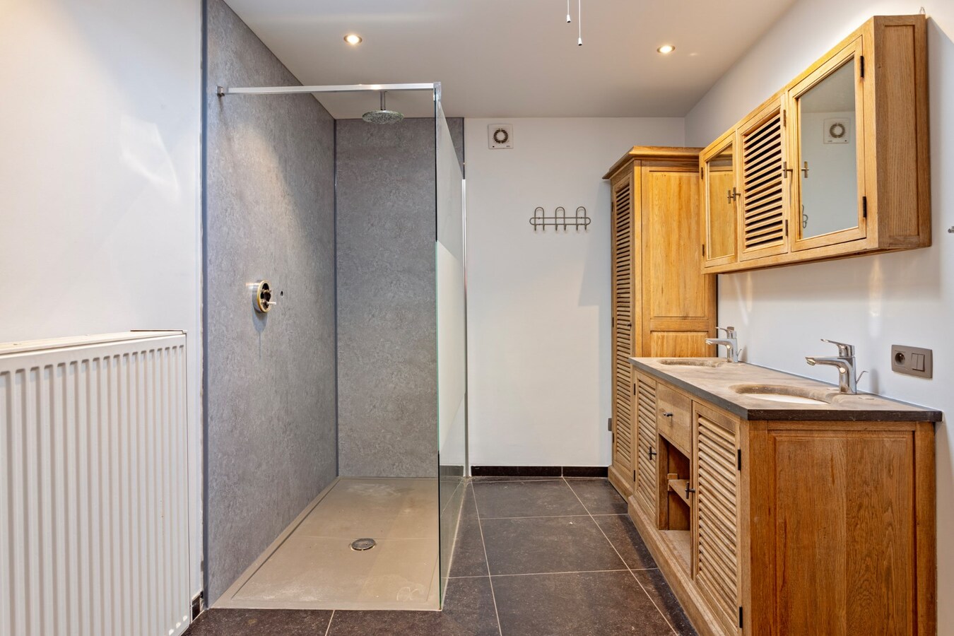 Instapklare ruime woning met 4 slaapkamers 