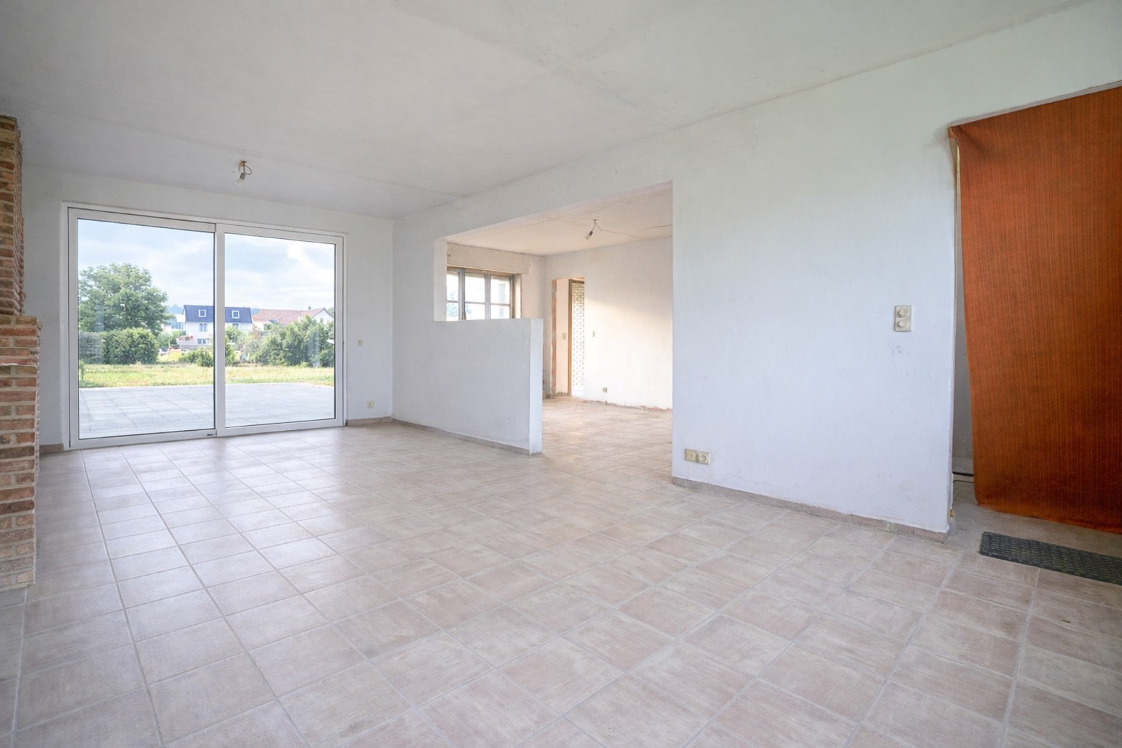 Verder af te werken woning op 844 m² te Houthulst! 
