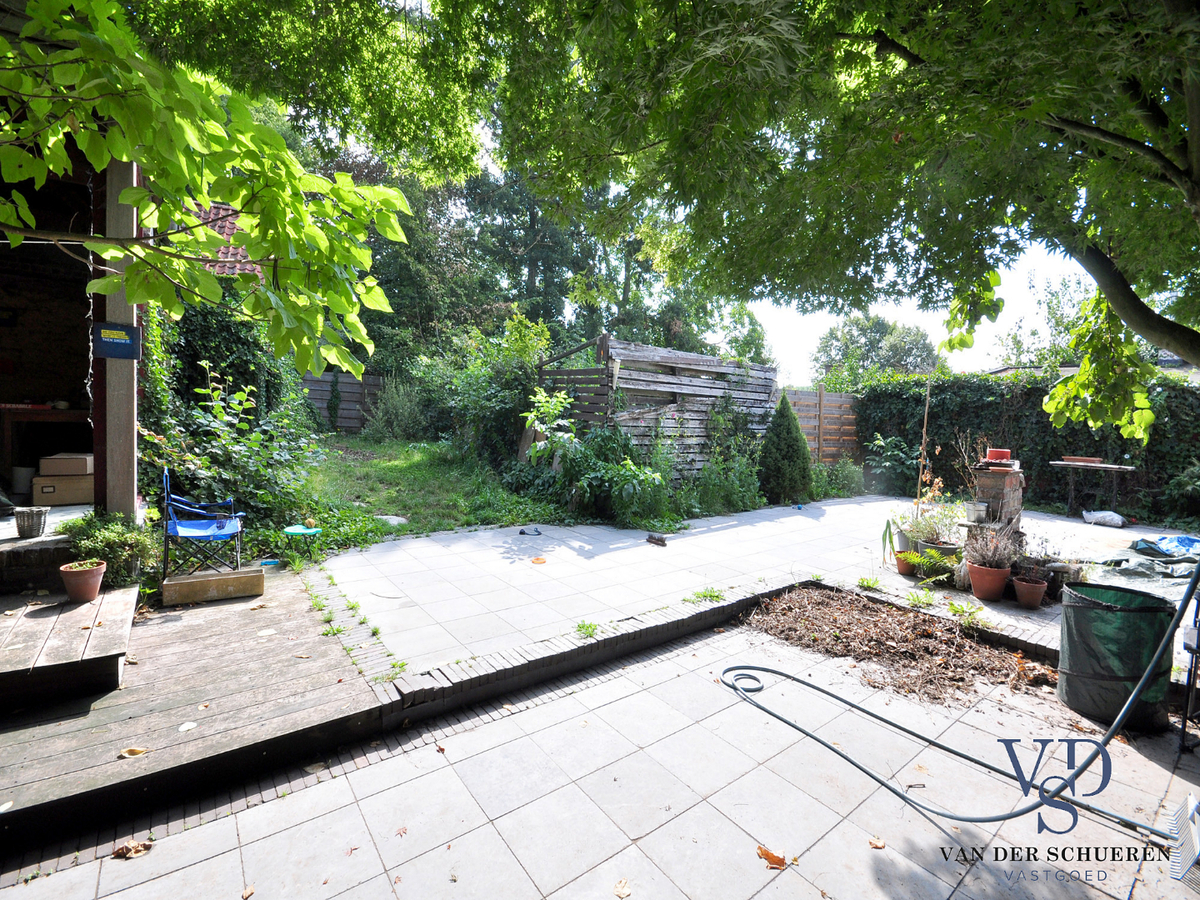 Idyllische woning met schuur. Uitzonderlijk gelegen. 