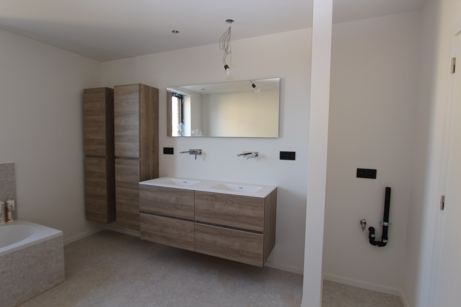 PRACHTIG AFGEWERKTE WONING (2020) 