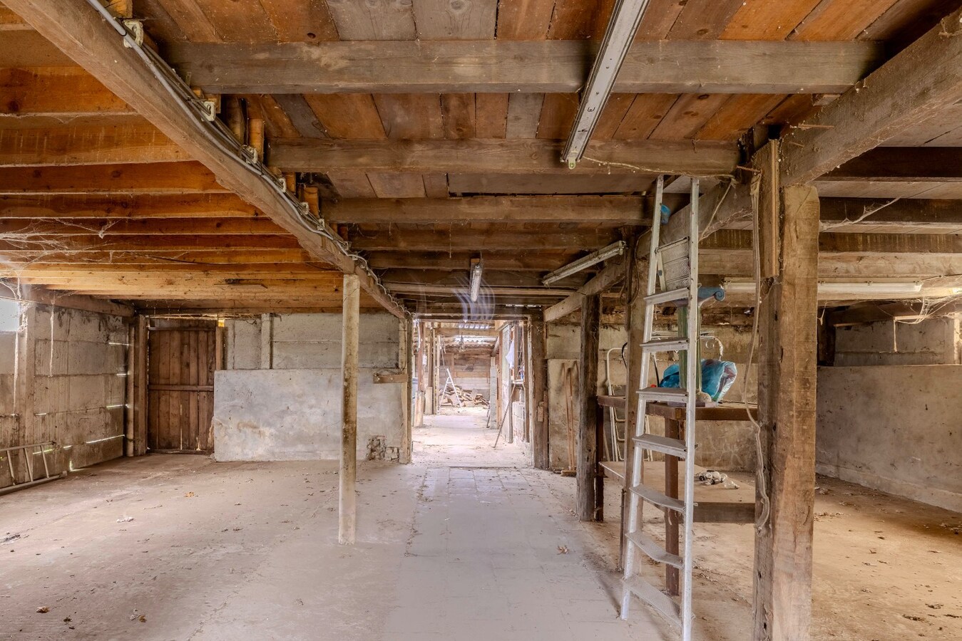 Landelijk gelegen woning met weiland op 90a 35ca 