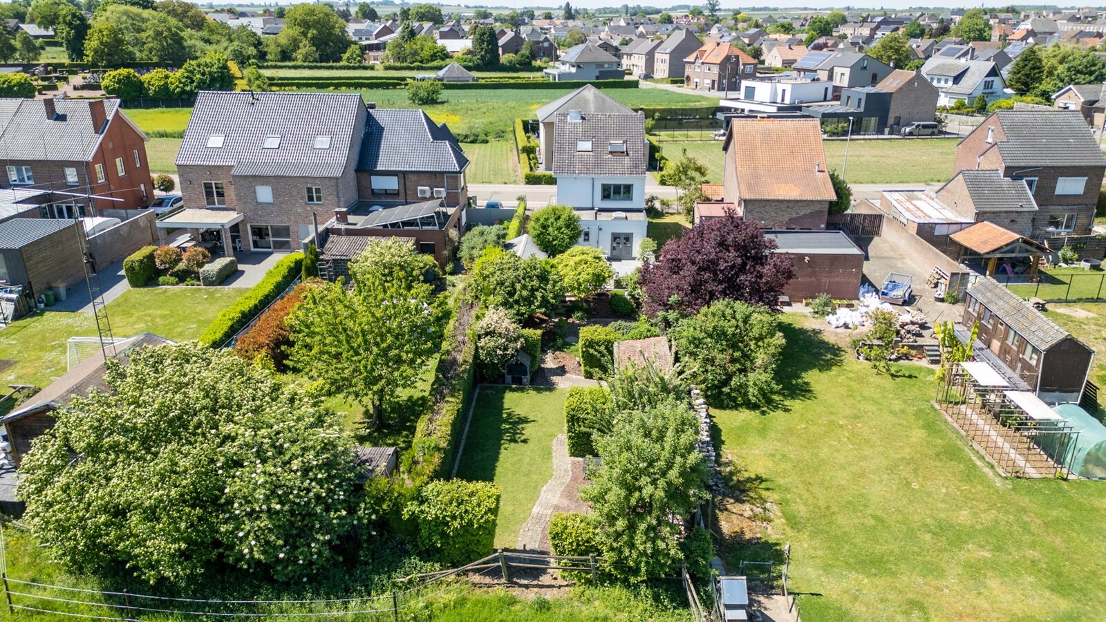 Volledig gerenoveerde, instapklare woning vlakbij Maastricht 