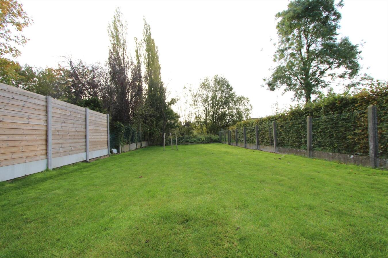 Volledig vernieuwde woning met 3 slaapkamers te Ruddervoorde 