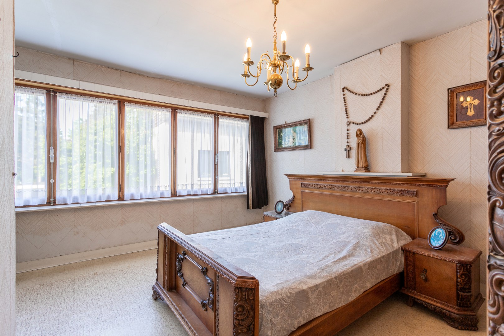 Te renoveren woning met 3 slpk te Buizingen 