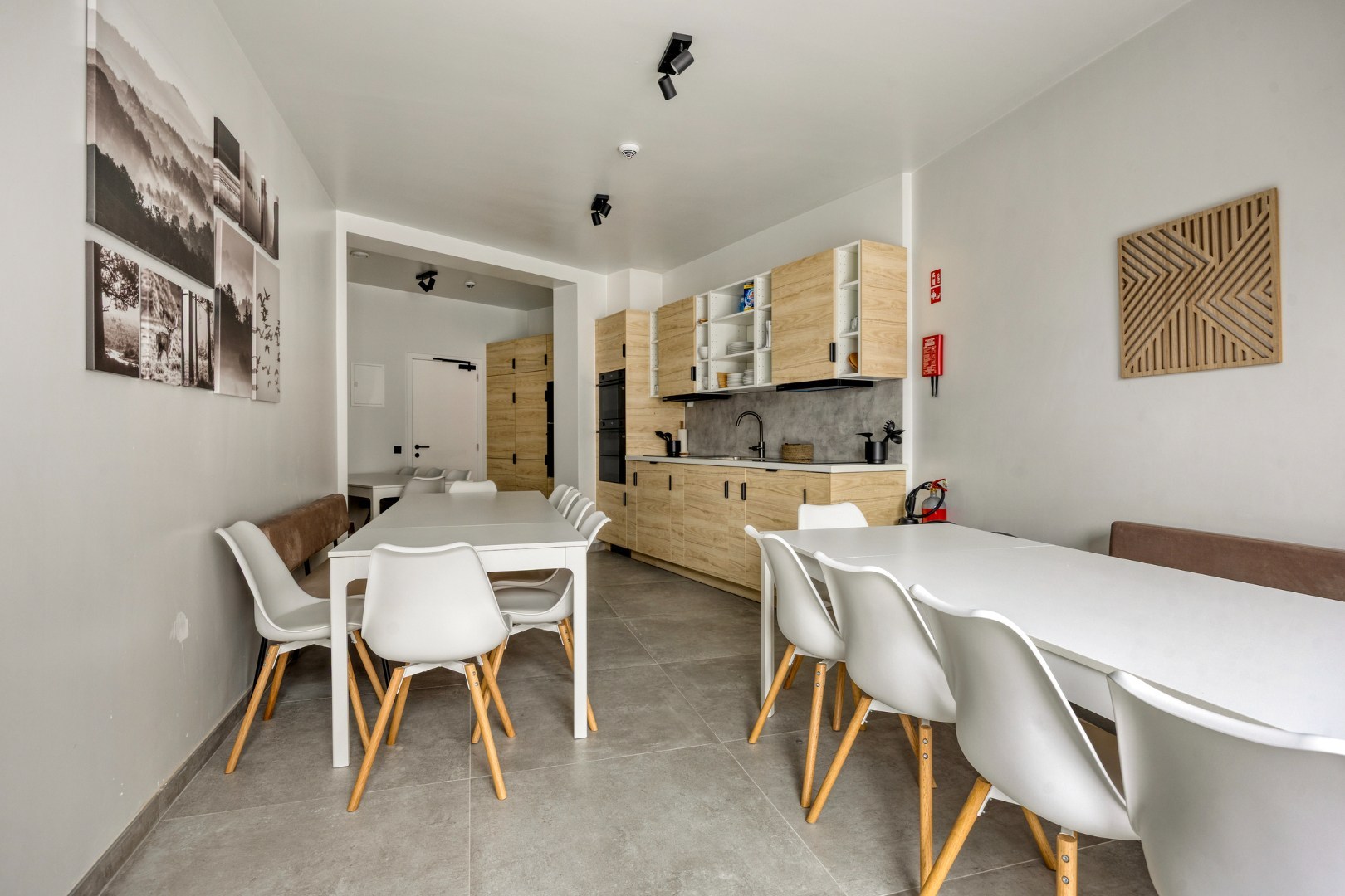 Volledig gerenoveerde en gemeubelde studentenkamers met privé-sanitair. 