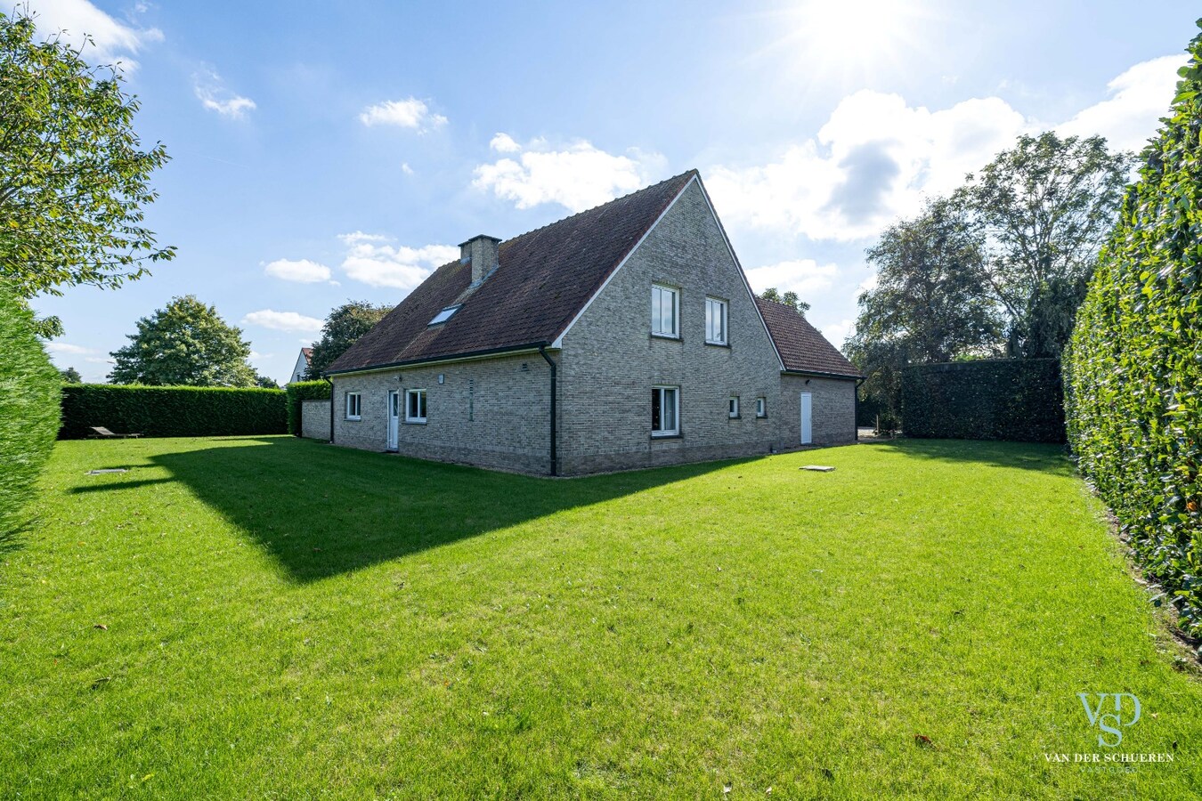 Bijzonder ruime (446m²), tijdloze villa 