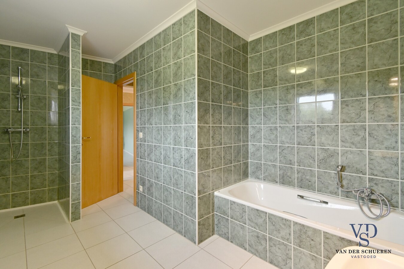 Tijdloos en ruim (> 300 m²) wonen. 