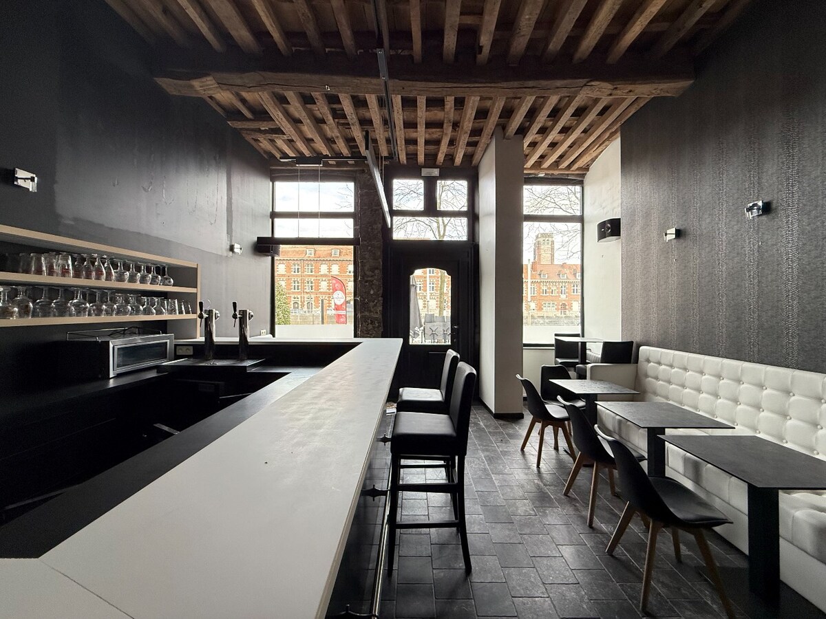 Surface commerciale (+/- 70m²) au bord de l'Escaut ! 