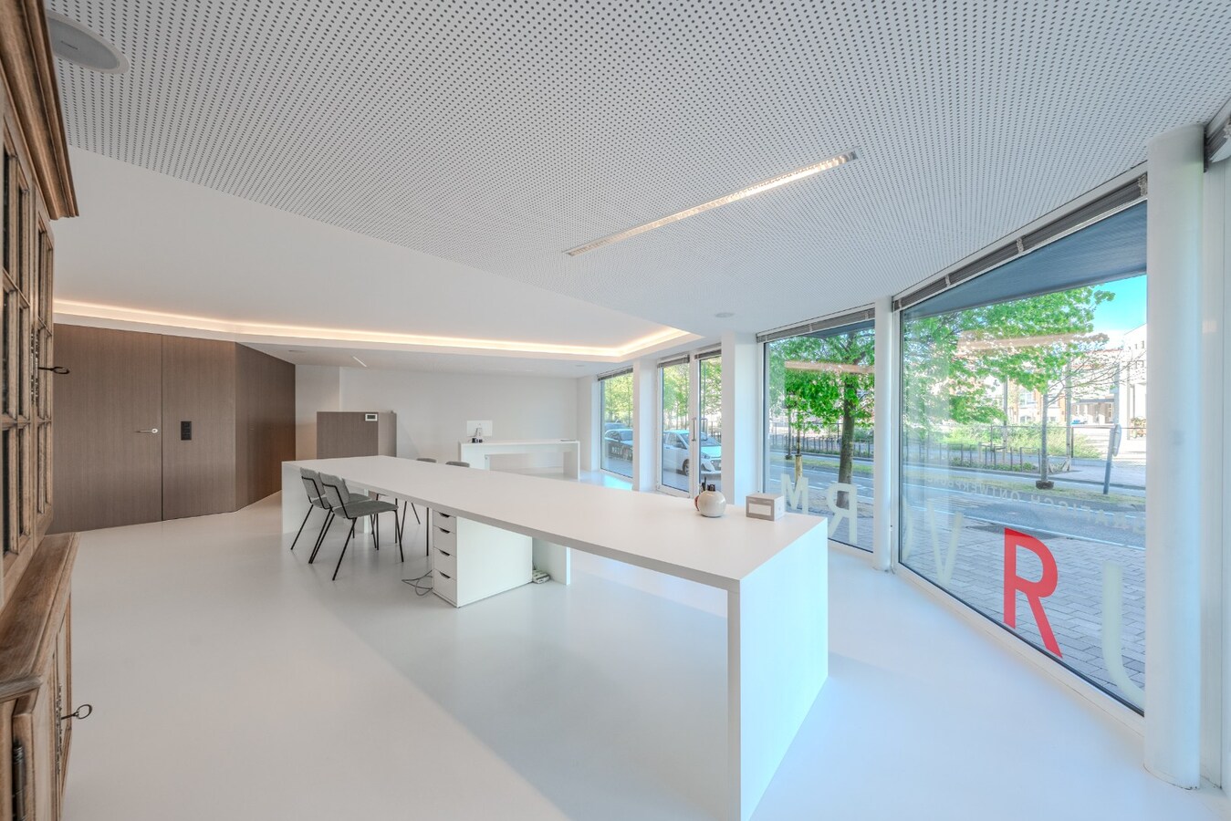 Commercial shop for sale in De Panne