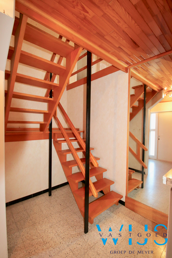 Stevige ruime gezinswoning op een prachtig perceel te KLUIZEN ! 