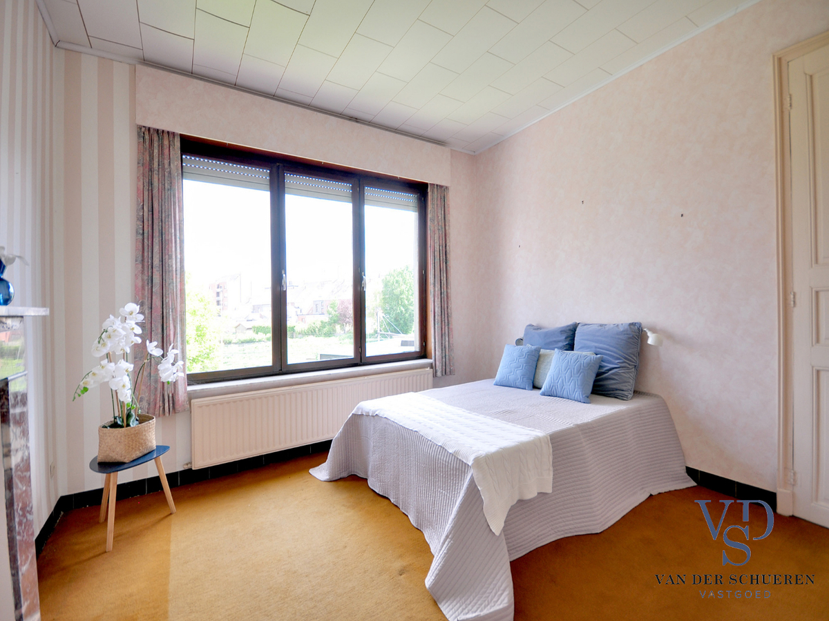 Degelijke en stijlvolle herenwoning. Uitstekend gelegen ! 