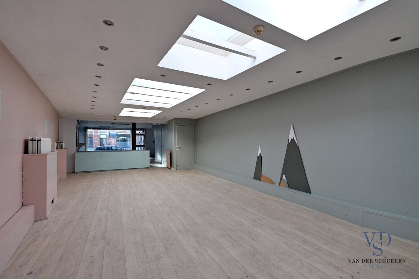 Uniek handelspand met woongedeelte in hartje Eine ! 