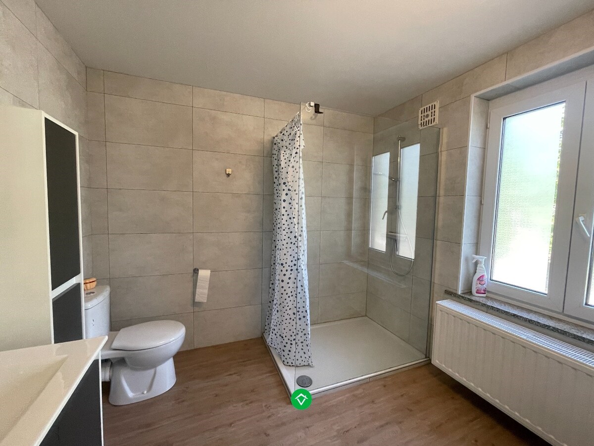 Hoekwoning met 2 slaapkamers te centrum Roeselare 